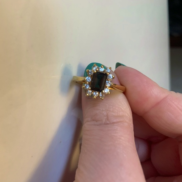 Barely worn with lots of sparkle ☺️ it is size 9.5 - Picture 1 of 4